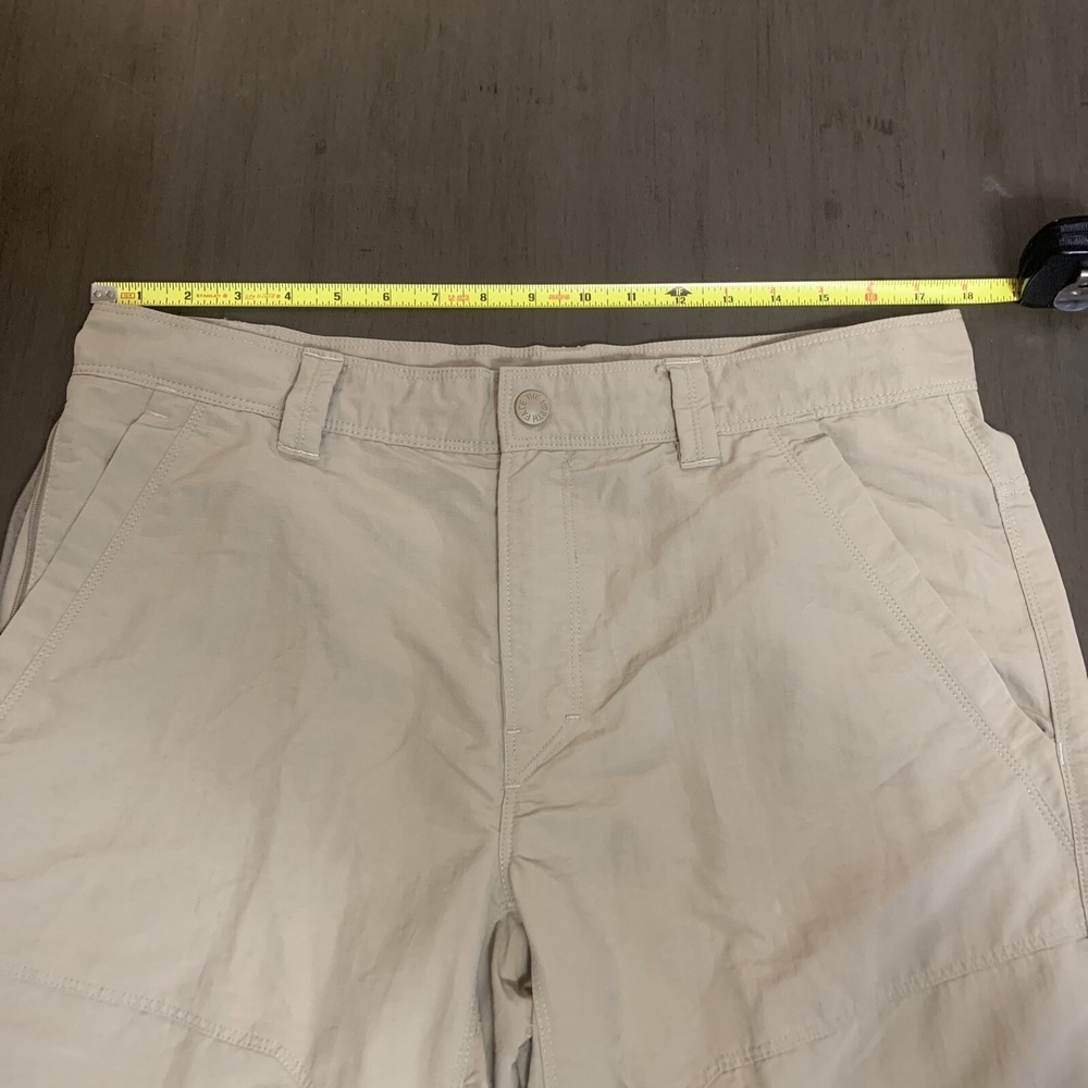The North Face Khaki Cargo Shorts - Size‎ 36 Men's - Picture 7 of 10